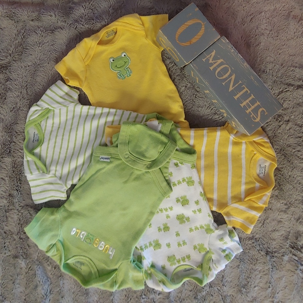 Gerber Onesie 🐸 5-piece lot - Newborn